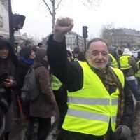 Panagiotis Lafazanis avec les «gilets jaunes» à Paris
